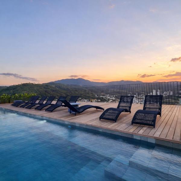 Loft 1812 - 200m Vila Germânica Piscina-Garagem