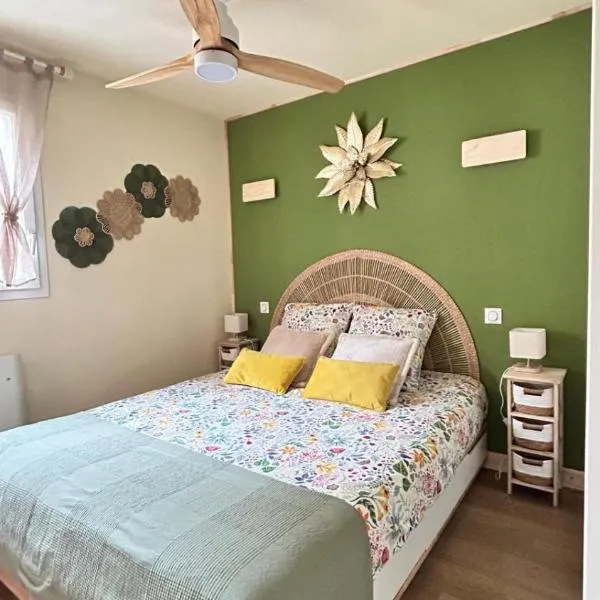 Le Trésor du Lac - Casteljaloux - Lac de Clarens - Appartement - Piscine - Parking - WIFI - Accès privée Plage - Golf - Casino - Terra Aventura - So Vélo, hotel di Casteljaloux