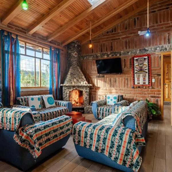 Watzara Wasi Cottage cerca de Cuicocha – hotel w mieście Cotacachi