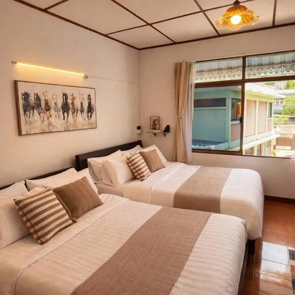Old Bangkok Charm - PhayaThai BTS 2 min - 4 Guests, hotel u Bangkoku