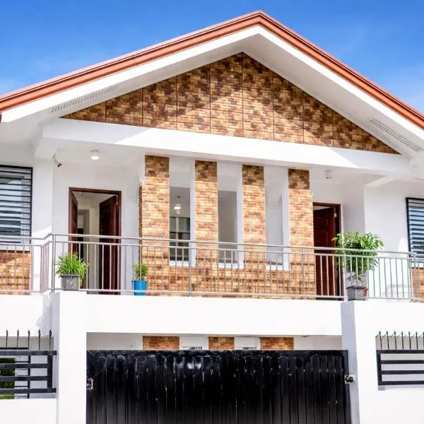 Jannish Transient House, hotel en Masbate