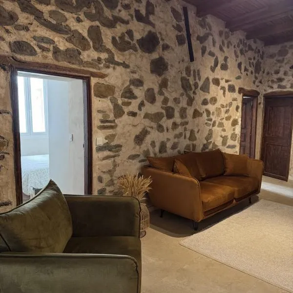 Élégant T3 chaleureux Casa Lucia, hotel u gradu 'Ortiporio'