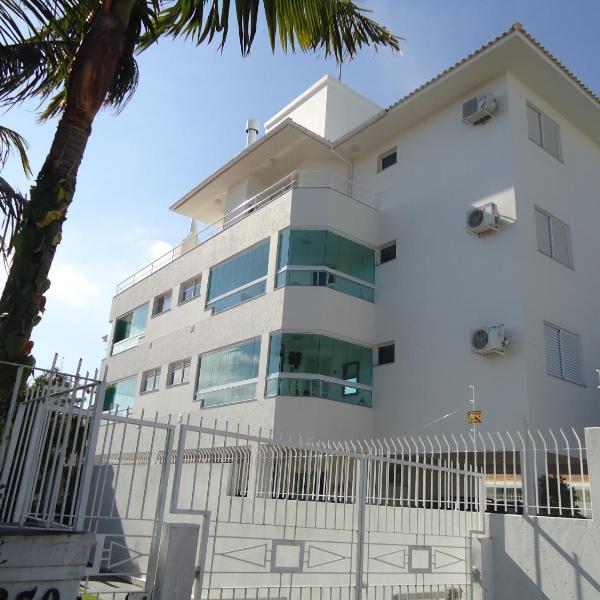 Lindo apartamento, com excelente localização, em Jurerê!