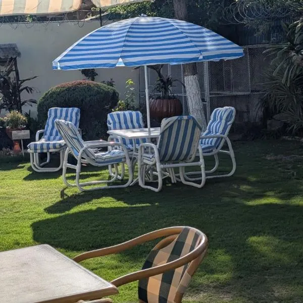 Cape Town Guest House, hotel en Islamabad