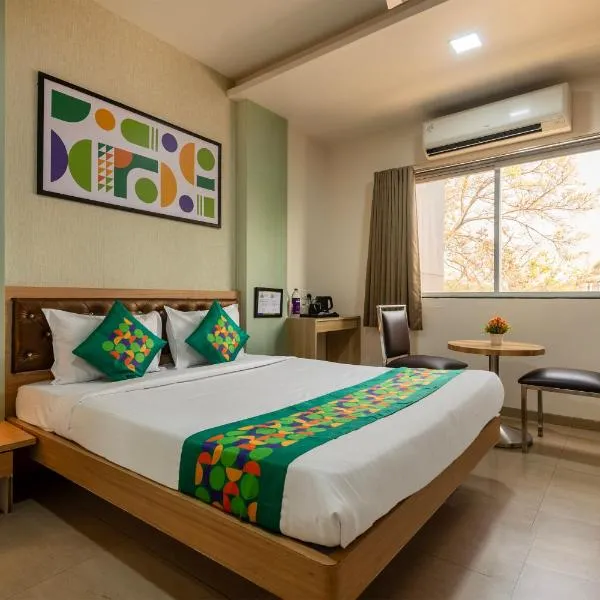 Treebo Royal Empire, hotell i Chinchwad