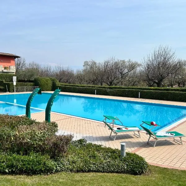 Manerba del Garda में, होटल Lake Garda Apartment with Pool, Private Garden & Parking