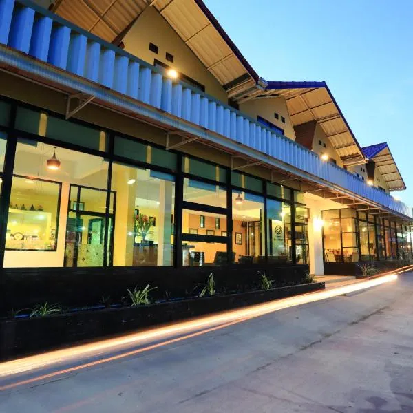 Harmony Bed & Bakery, hotel di Ko Lipe