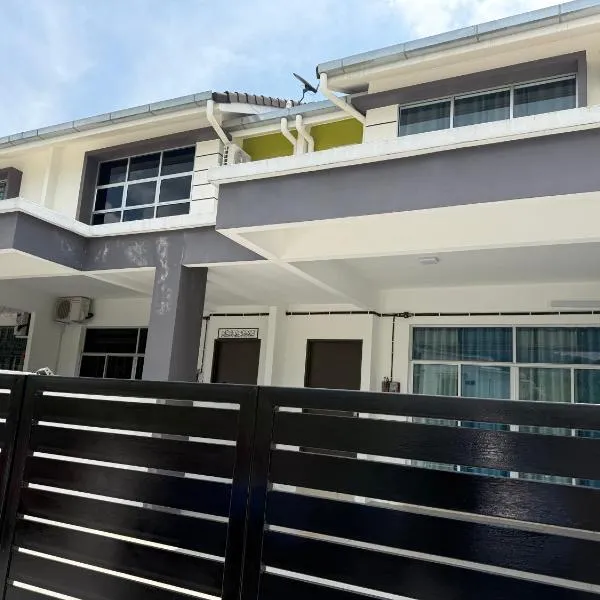 ALLURA Homestay, hotel u gradu Chemor