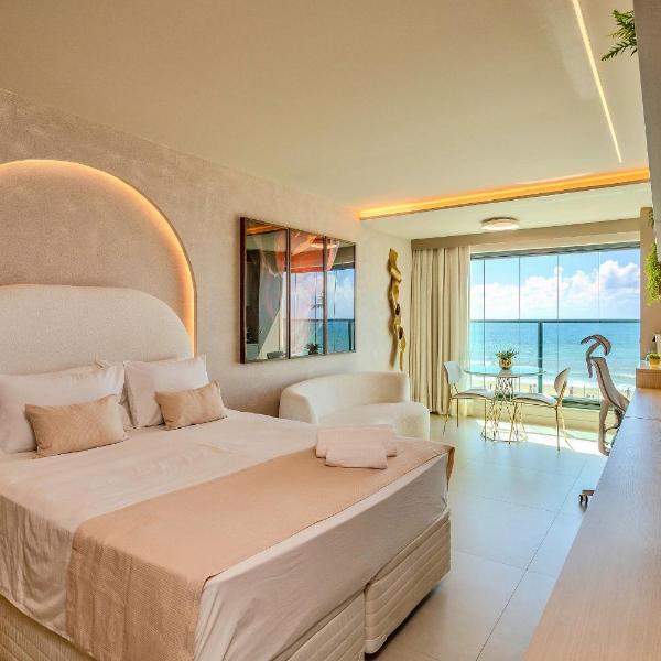 Acorde na Armação com vista ampla para o oceano