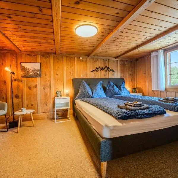 Viesnīca Mountain View near Brienz with Hot Tub & free parking pilsētā Kienholz