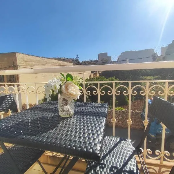 Ta'Roza Modern Apartment with Balcony & Distant Sea Views - Xaghra Gozo, хотел в Ксагра