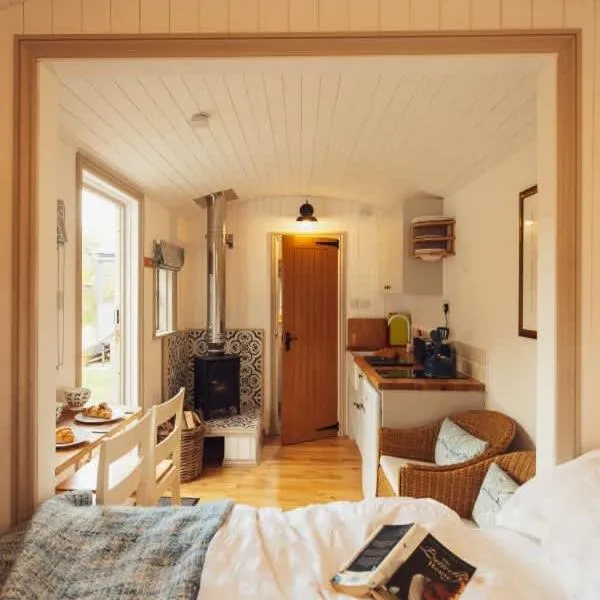 Shepherd's Hut - Jasmine, hotel di Haverfordwest