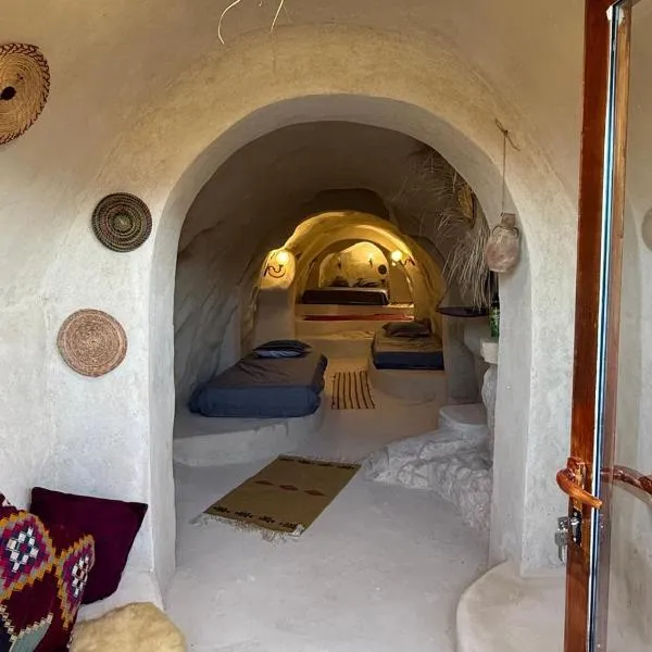 échappée troglodyte unique, hotel a Tūjān