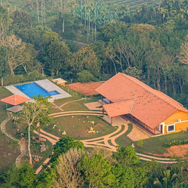 The Old Acre by The Almanac, 4-Room Pool Villa, hotell i Wayanad