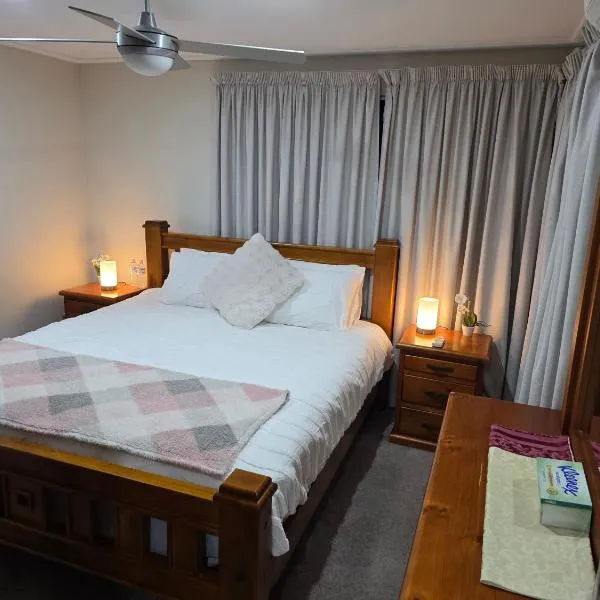 Sunset Beach B&B, hotel in Waggrakine