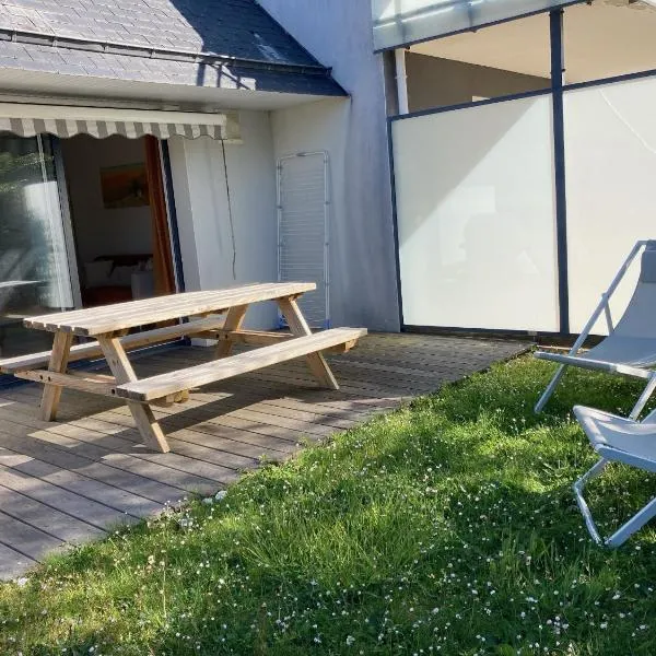 Le GLAZ - 2 à 4 vacanciers - Jardin clos - Petit chien bienvenu - 2 vélos - Plages et Commerces à pied, ξενοδοχείο σε Carnac