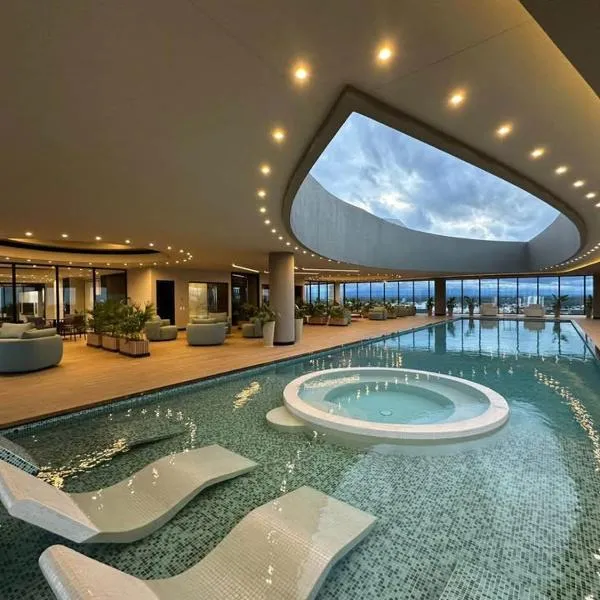 Balcon - Vista - Area de Trabajo - Piscina - Gym, khách sạn ở Santa Cruz de la Sierra