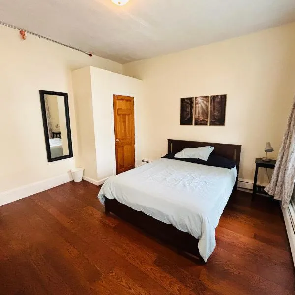 Apartments near Whole Foods, Brown University, Miriam, Downtown, hotel u gradu Providens