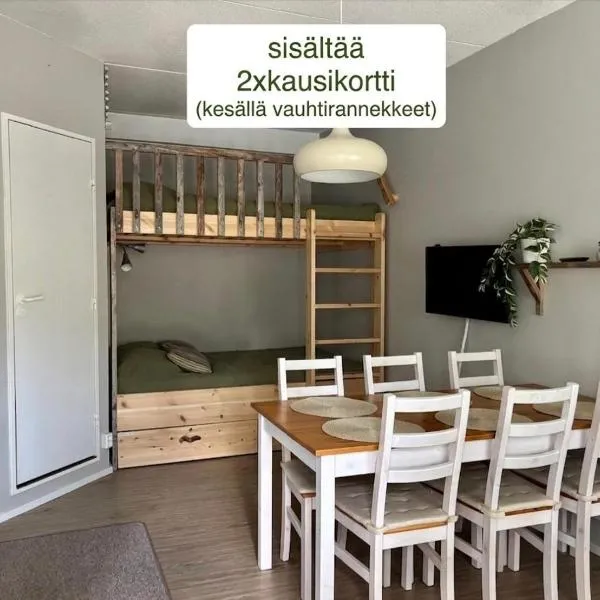 Ski-in Vuosselin Helmi C11 - 2xkausikortti, kesällä sis vauhtirannekkeet、ルカのホテル