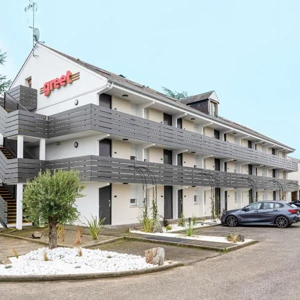 greet Hotel Chatellerault, отель в городе Шательро