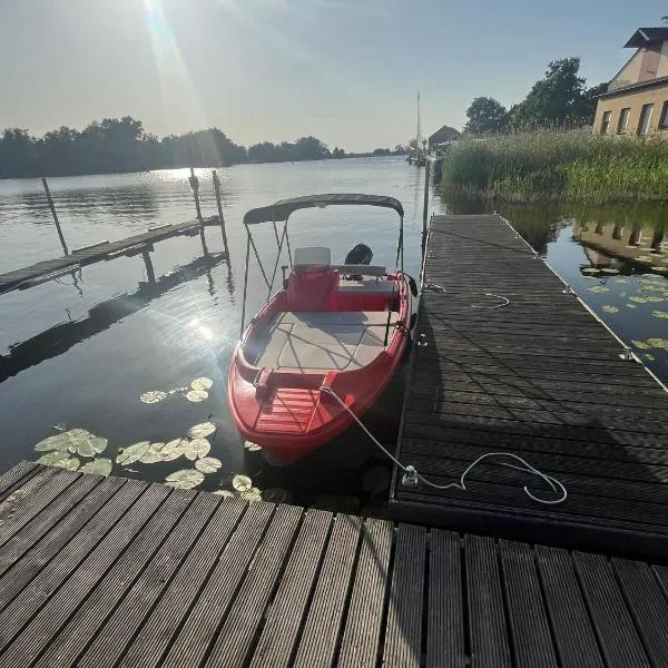 Bootshaus Pritzerbe, hotel u gradu Kützkow