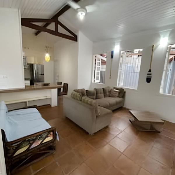 Casa Espaçosa a 150m da Praia das Toninhas - Foto 2