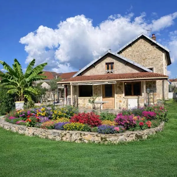 Duplex entre Paris et Disney, Hotel in Gouvernes