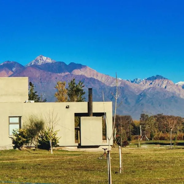Complejo Piuquenes Valle de Uco, хотел в Vista Flores