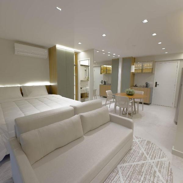 FR1605A Estúdio moderno com cama king e garagem