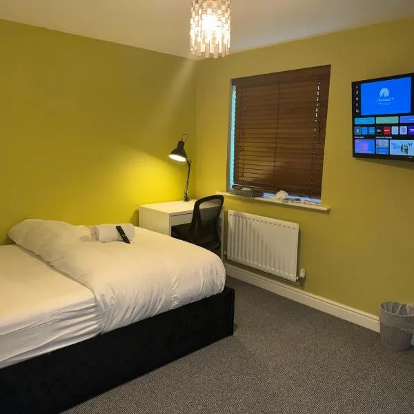 Ipswich Contractor & Holiday Stay - Parking x4 - Smart Access, Hotel in Ipswich