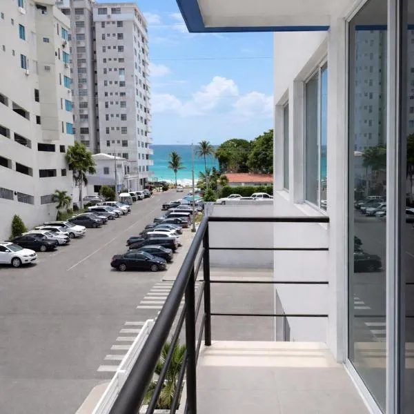 Elegant Chipipe Apartment Walk to the Beach, hotel a Salinas