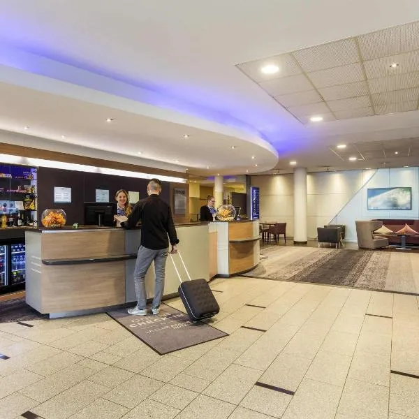 Novotel Düsseldorf City West: Düsseldorf'ta bir otel