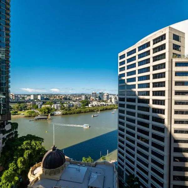 Lux 18th floor 2br 2bath, River view, Pool, Spa, Sauna, Gym, Wifi,, Hotel in Brisbane