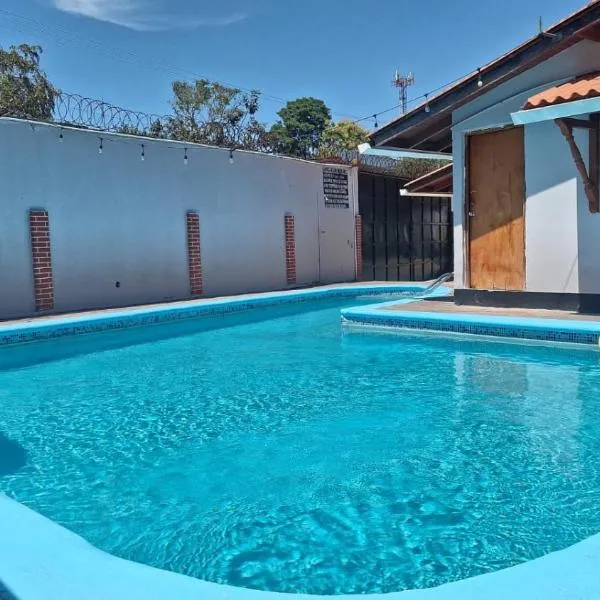 The Corner Hostel, hotel i Playa Blanca