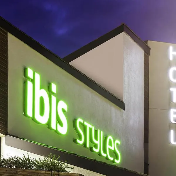 ibis Styles Niort Poitou Charentes、Vouilléのホテル