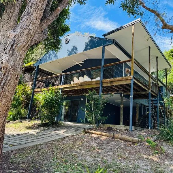 Tuckeroo + sleeps 10 + central, Hotel in Point Lookout