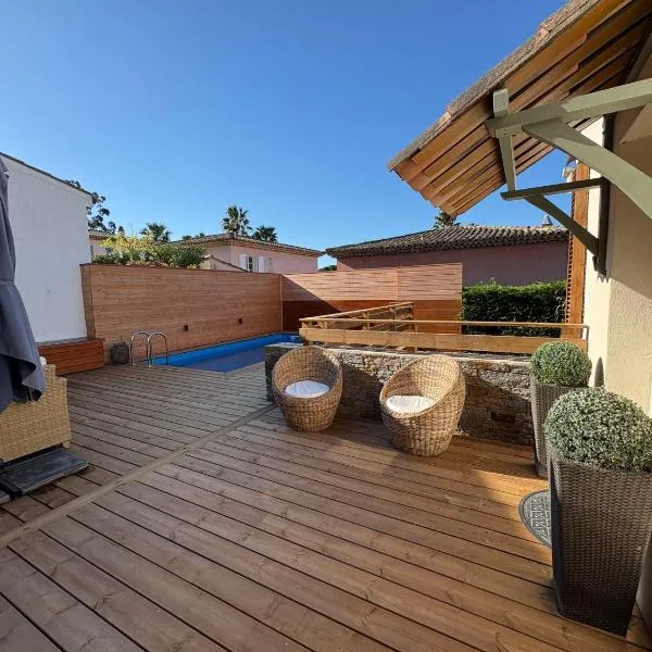 Magnifique villa 8 personnes piscine plage 15 min a pied, Hotel in Sainte-Maxime
