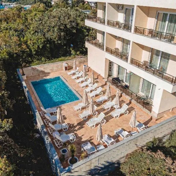ARA Lux Apartments, hotel en Utjeha