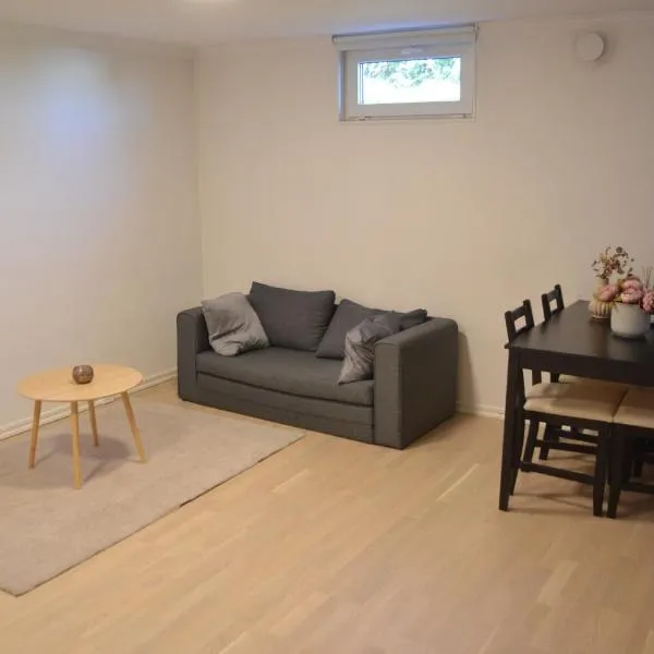 A cozy apartment at Ekhagen โรงแรมในเยินเชอปิง