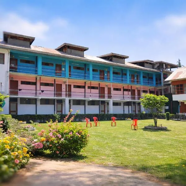 New Sahil Srinagar - Beautiful Garden Stay, 10 Min Drive from City Center, Airport and Railway Station, Hotel in Srinagar