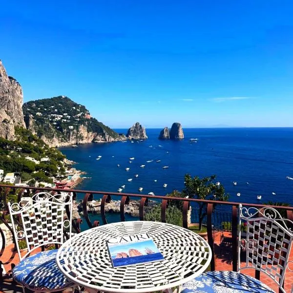 Casa vista Faraglioni Capri، فندق في كابري