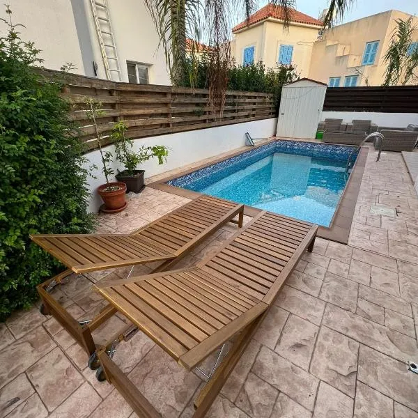 The TwentyNine - Two Bedrooms Apartment, hotel en Protaras