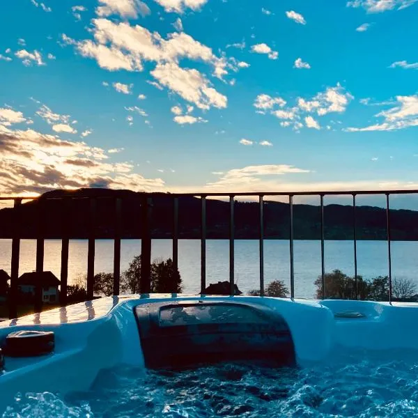 ORANGE LOUNGE Attersee, hotel v destinaci Weyregg