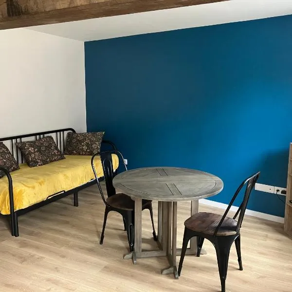 Le Balcon, hotel en Frazé
