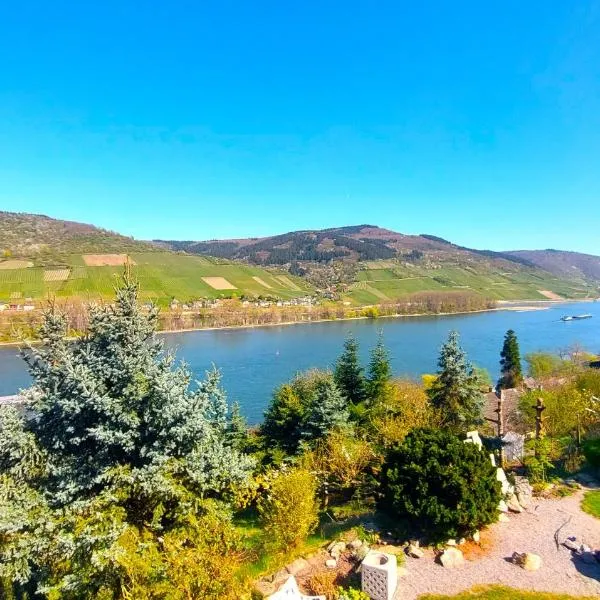 Ferienwohnung Märchenhain am Mittelrhein - Top-Lage mit Rheinblick, Terrasse & Garten, 2 Schlafzimmer und 2 Bäder, hotel en Niederheimbach