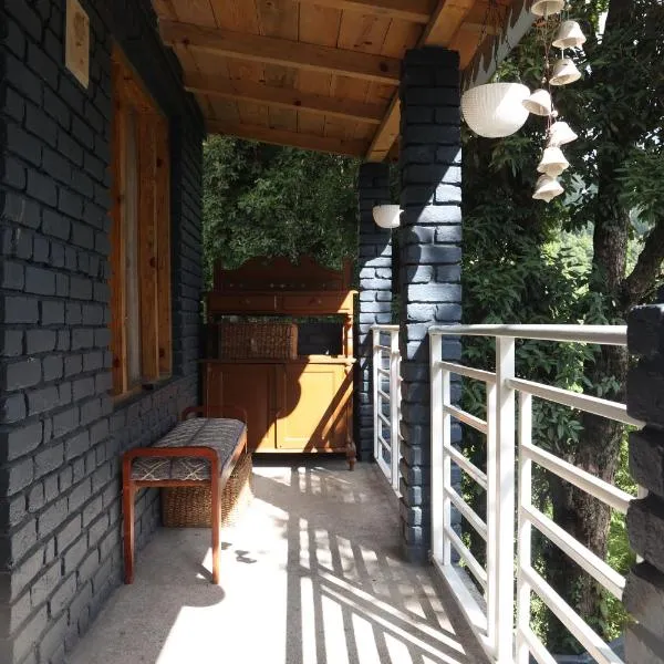 THHPSOCIETY - Serene villa - Secluded Stay in Mukteshwar - Himalayan View, hotel in Mukteswar