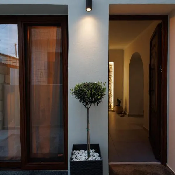 Hidden Petra Luxury Suites 2, хотел в Ялисос