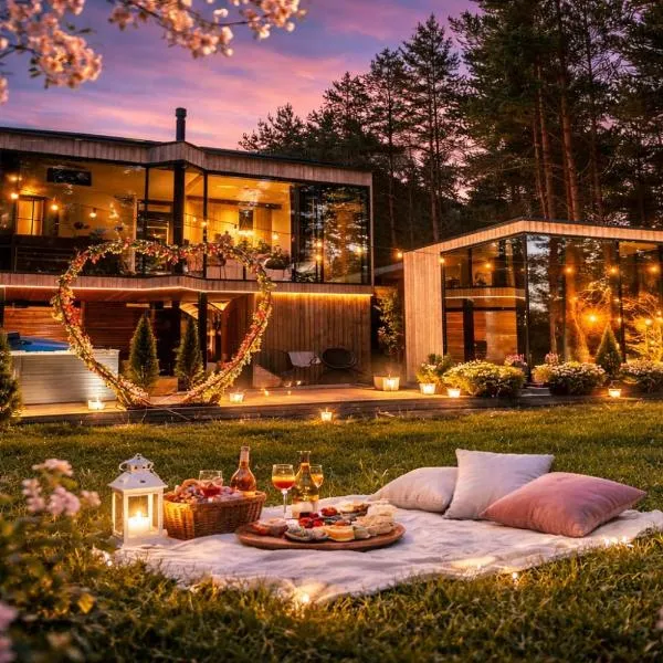 Luxury Tahkuranna SPA villa Pärnu, hotelli kohteessa Laadi