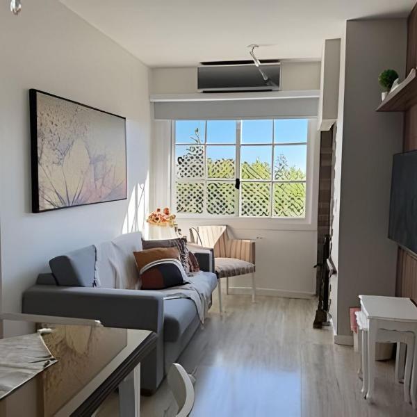 Apartamento à 10 min Centro para 06 Pessoas com Lareira, Ar condicionado e Wi-Fi Veloz