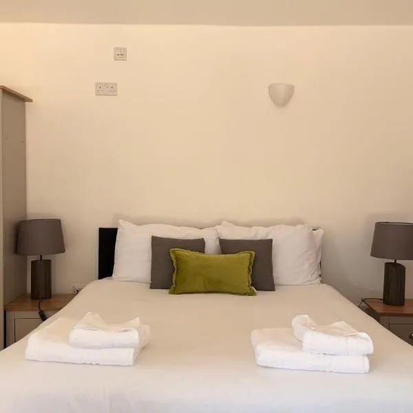 Converted Barn Studio with Private En-Suite, hotel a Horspath